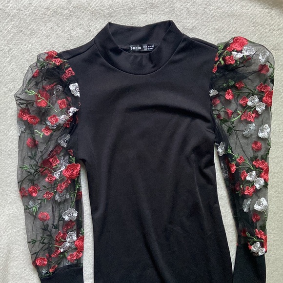 NWOT Flower Detail Dress - Picture 4 of 4